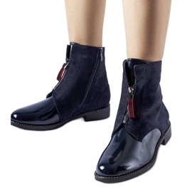 Botines de charol con aislamiento azul marino de Belvedere