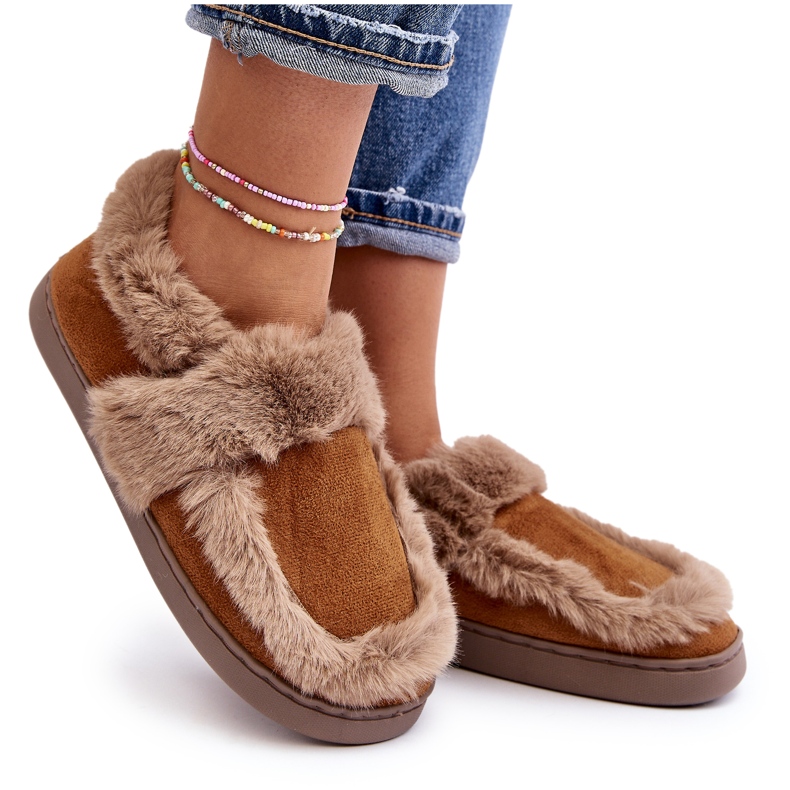 Pantuflas Sailey de mujer color camel con pelo marrón Pantuflas Sailey de mujer color camel con pelo marrón