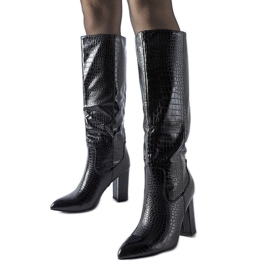 Botas negras con grabado Facino en el talón. negro