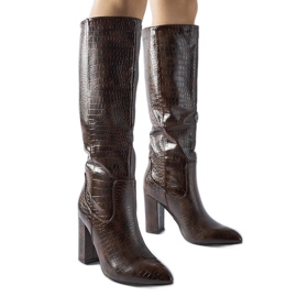 Botas marrones con grabado Facino en el talón. marrón