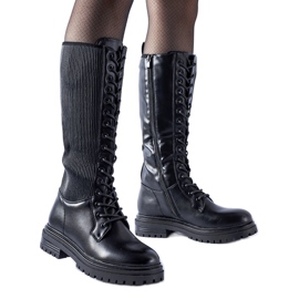 Botas negras con aplicación Windham elástica. negro