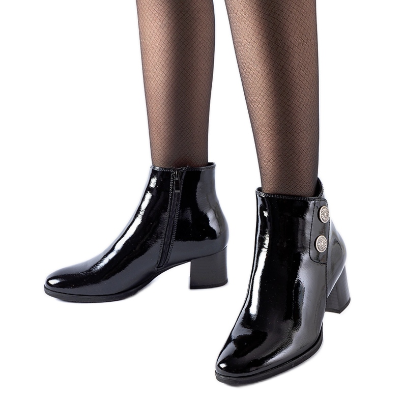 Botines negros de charol con tacón bajo de Guido