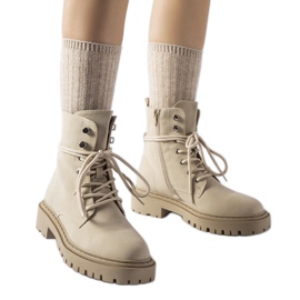 Botas planas beige con protector Brattle