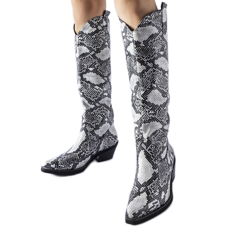 Botas cowboy chapin estampado serpiente blanco y negro Botas cowboy chapin estampado serpiente blanco y negro