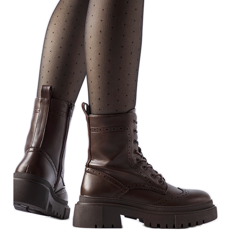 Botas marrones decoradas con costuras Nicla. marrón Botas marrones decoradas con costuras Nicla. marrón