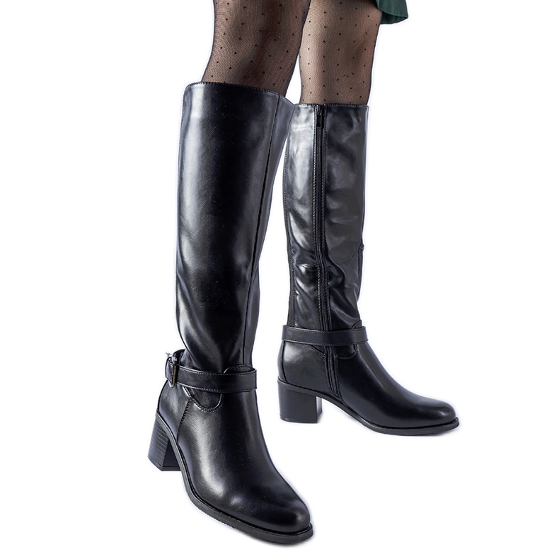 Botas negras con hebilla decorativa Ernest. negro