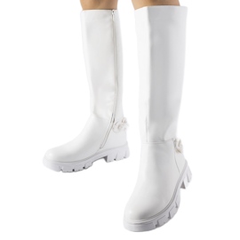 Botas planas blancas con cadena de Armand blanco
