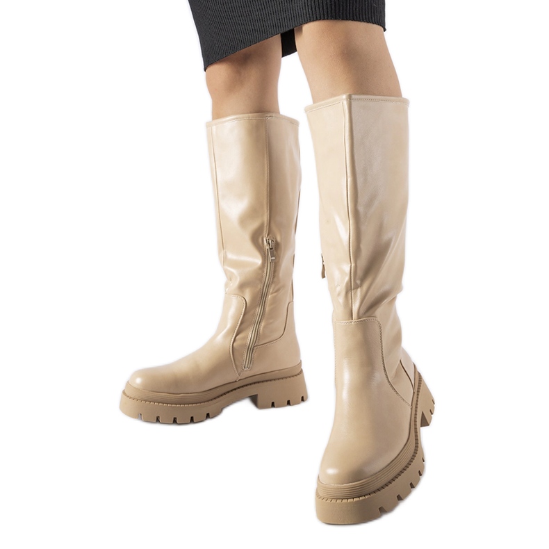 Botas Christien clásicas planas beige