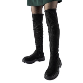 Botas largas negras con suela maciza de Kossuth. negro