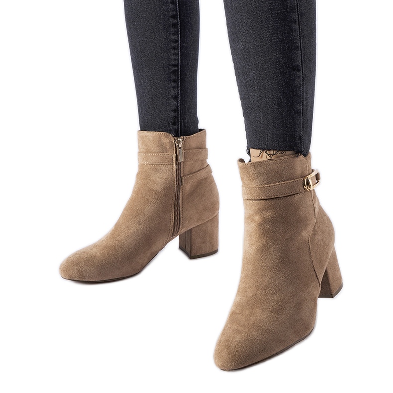 Botines beige de tacón bajo con hebilla Sesto