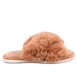 Pantuflas Parris Camel con tiras cruzadas marrón