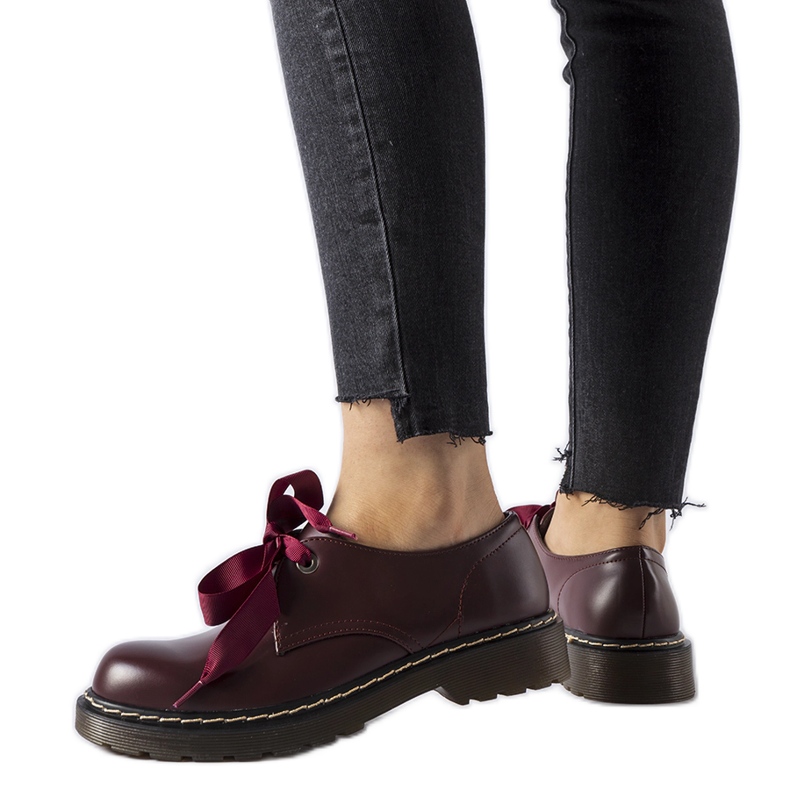 Zapatos granates con lazo decorativo de Rodriguez rojo
