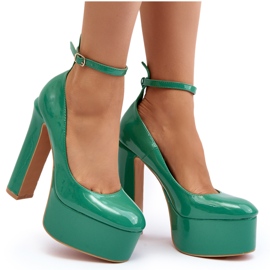 Zapatos de salón lacados con plataforma enorme y tacón de aguja, Ninames verde