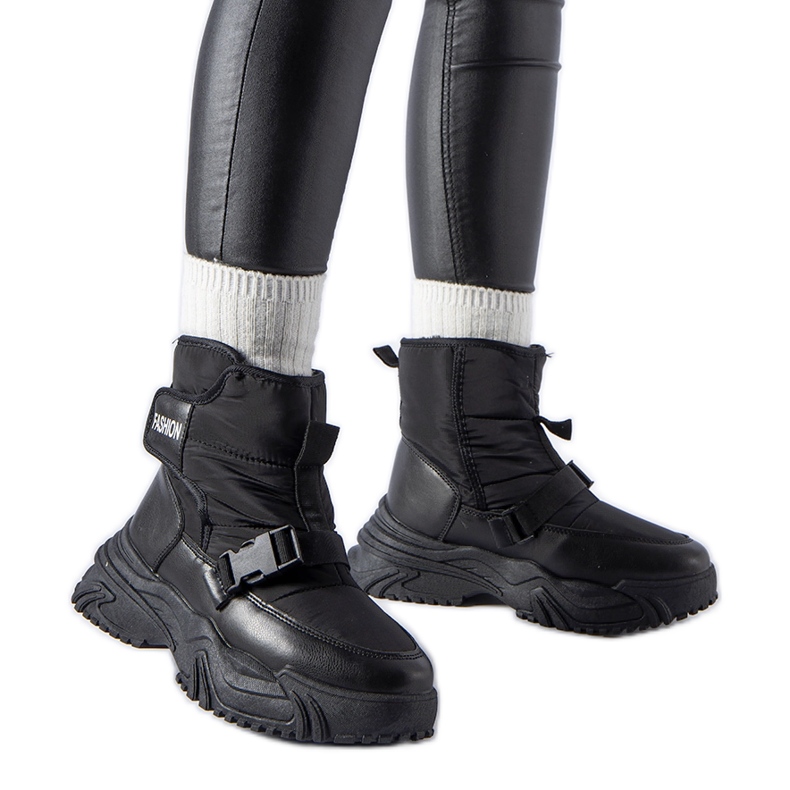 Botas de nieve Mernicco negras con aislamiento y velcro negro Botas de nieve Mernicco negras con aislamiento y velcro negro