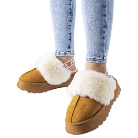 Pantuflas marrones con goma elástica y pelo claro de Sangro marrón