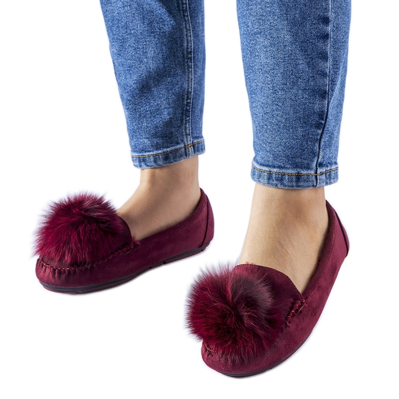 Pantuflas aislantes burdeos con pompón Marchetti rojo