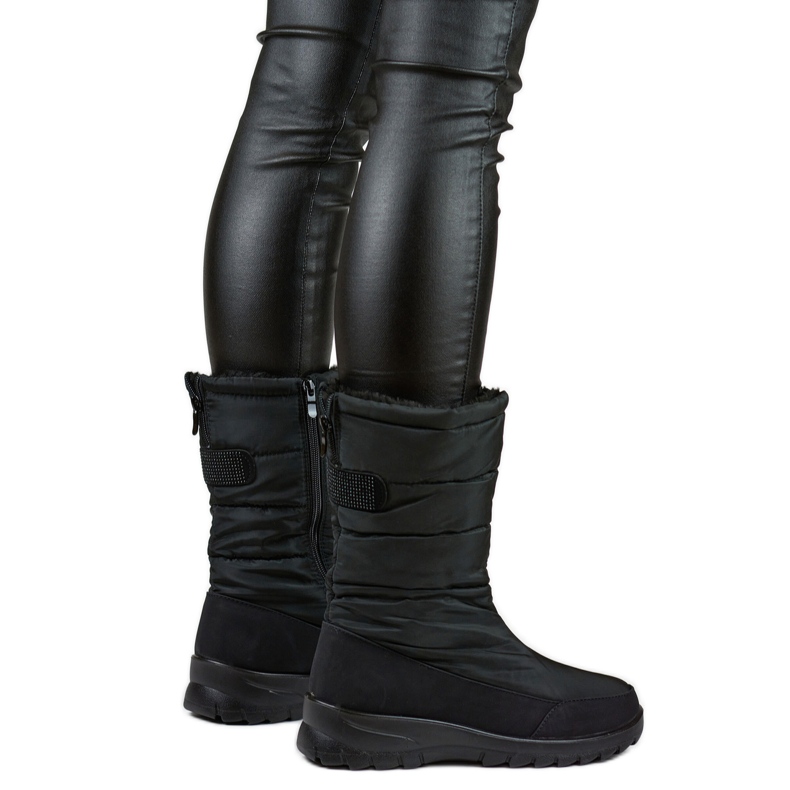 Botas de nieve de invierno altas y cómodas con cremalleras de piel. negro Botas de nieve de invierno altas y cómodas con cremalleras de piel. negro