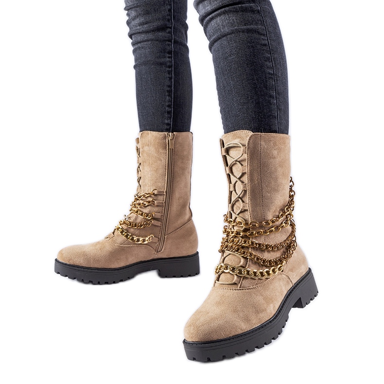 Botines aislantes beige con cadena Carroll