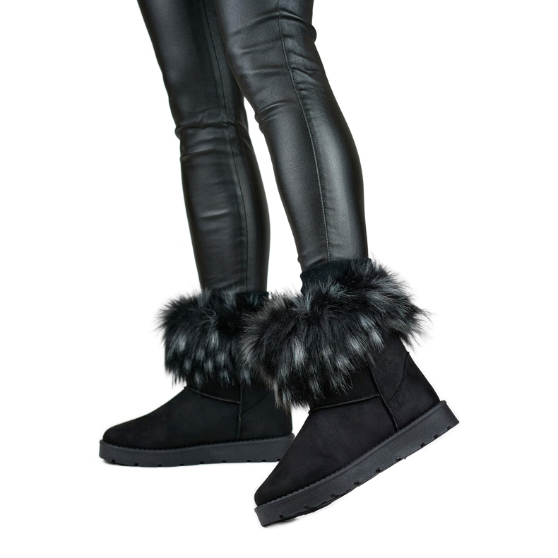 Botas de nieve de mujer negras con pelo, zapatos de invierno para el invierno. negro