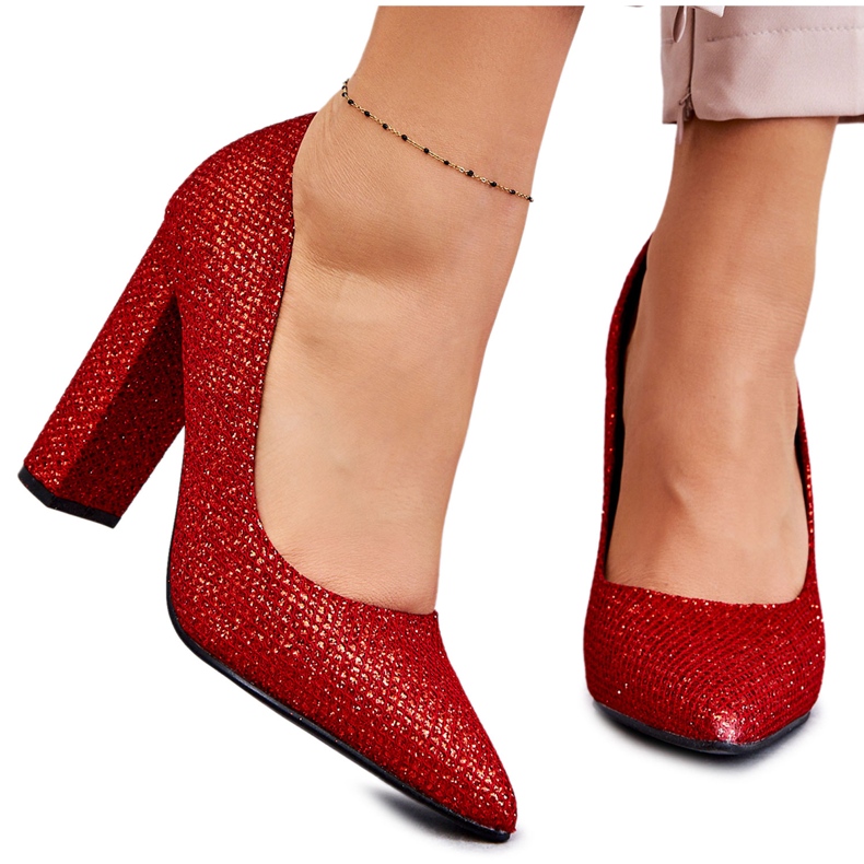 Zapatos de tacón alto rojos con purpurina brillante