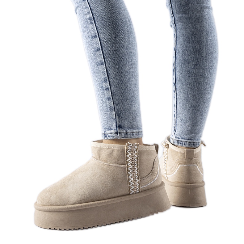 Botas de nieve beige con plataforma Scavi. Botas de nieve beige con plataforma Scavi.