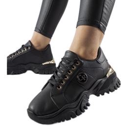 Zapatillas negras con suela masiva de Arpaia. negro