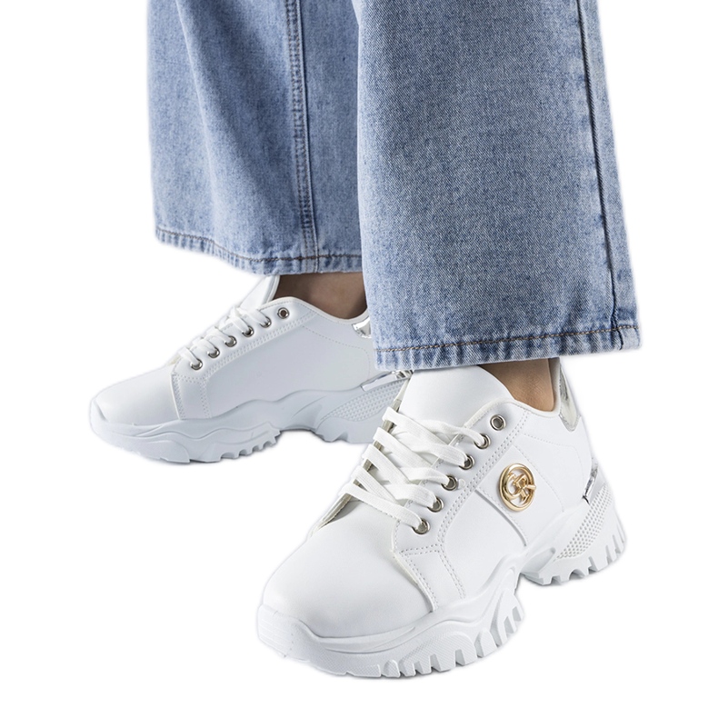 Zapatillas blancas con suela Arpaia masiva. blanco