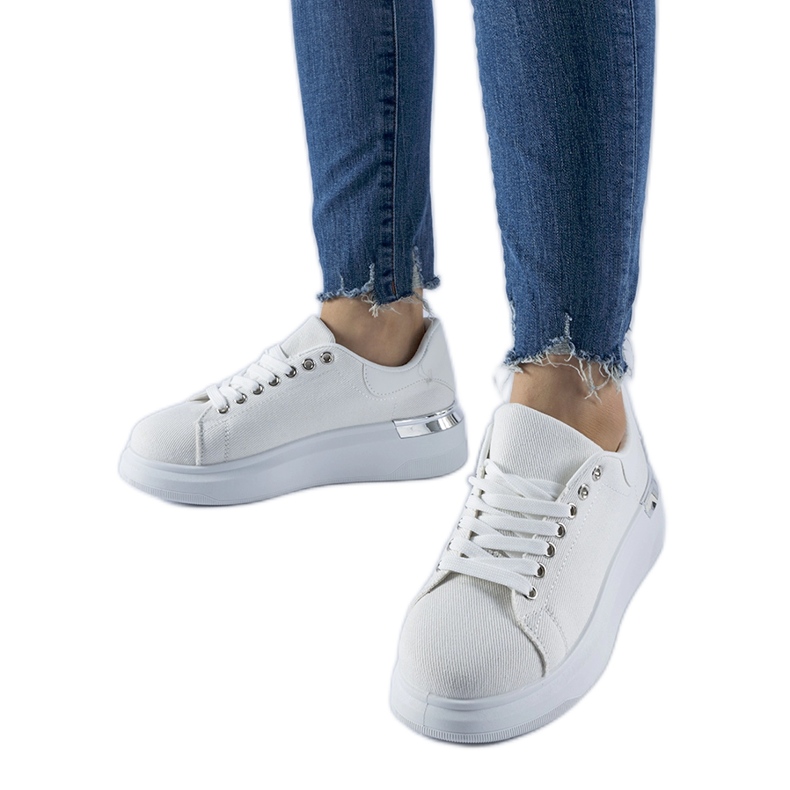 Zapatillas blancas con plataforma Scuderlando. blanco
