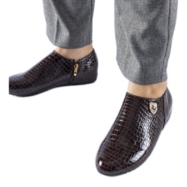 Zapatos de charol marrón de Nelec