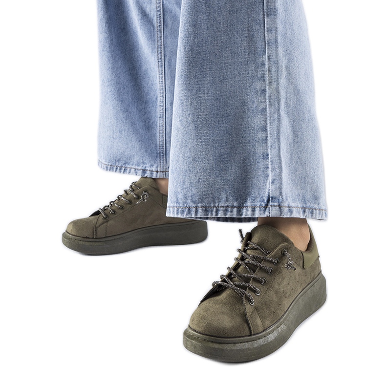 Zapatillas verdes con plataforma Cipriano. Zapatillas verdes con plataforma Cipriano.