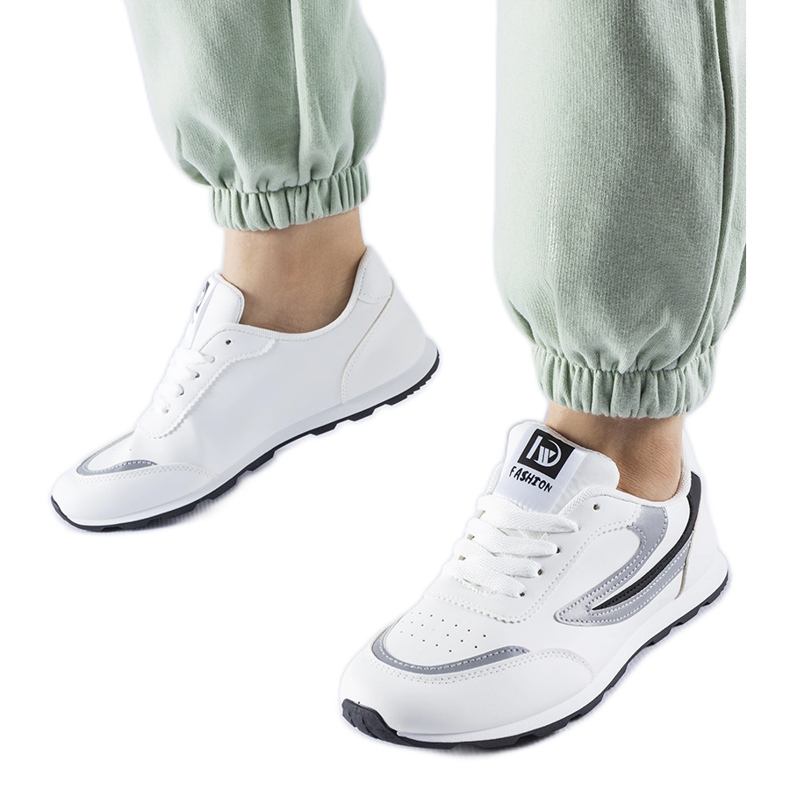 Zapatillas deportivas Cogliandrino blancas. blanco