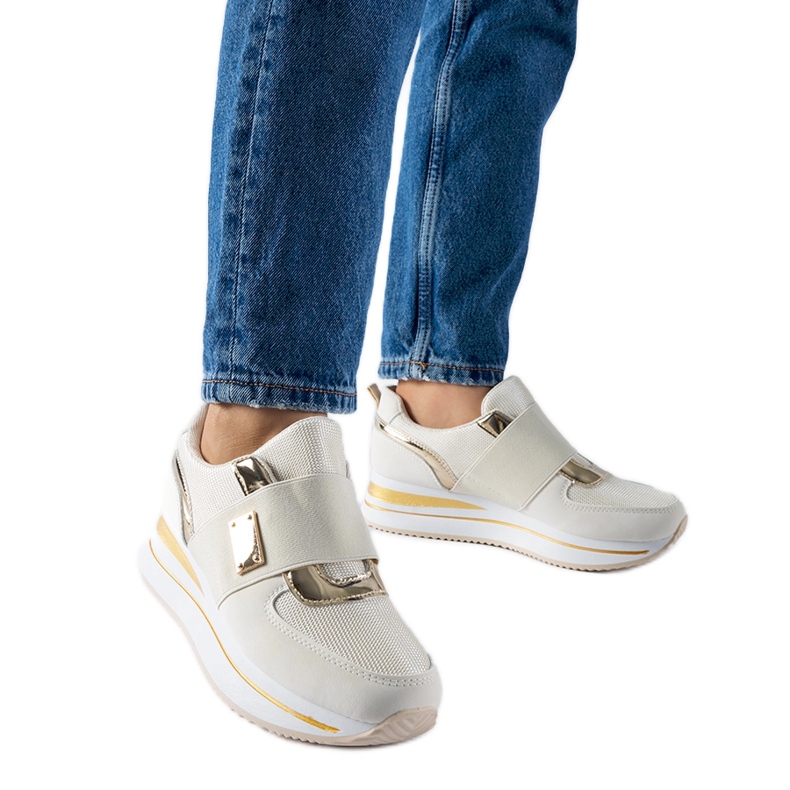 Zapatillas slip-on beige con plataforma Sages Zapatillas slip-on beige con plataforma Sages