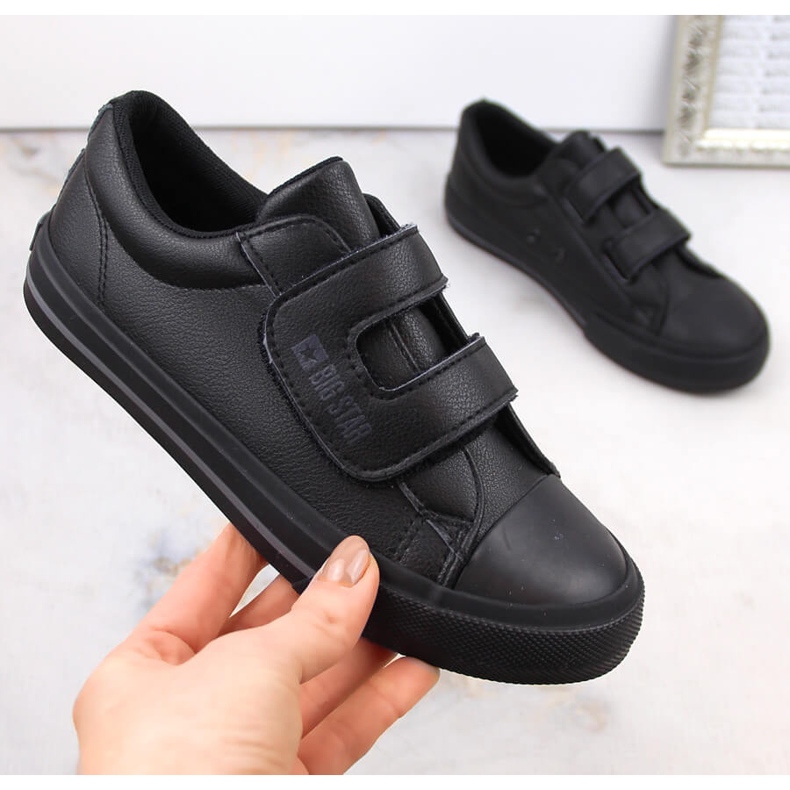 Zapatillas deportivas para niños fabricadas en piel ecológica con velcro, negro Big Star LL374073