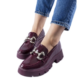 Mocasines charol burdeos con pedrería Cezet rojo