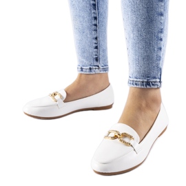 Mocasines con hebilla blancos de Sovera