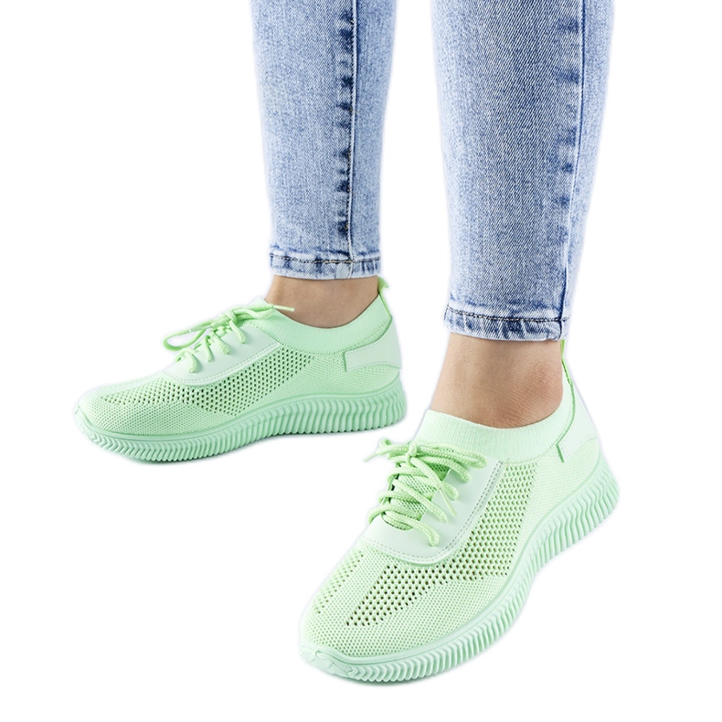 Deportivas verdes caladas de Pierantonio