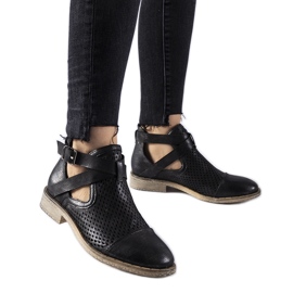 Botines Kooter negros calados y de caña alta