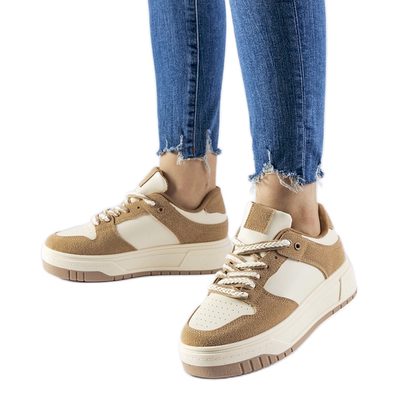 Zapatillas beige con plataforma Crim.