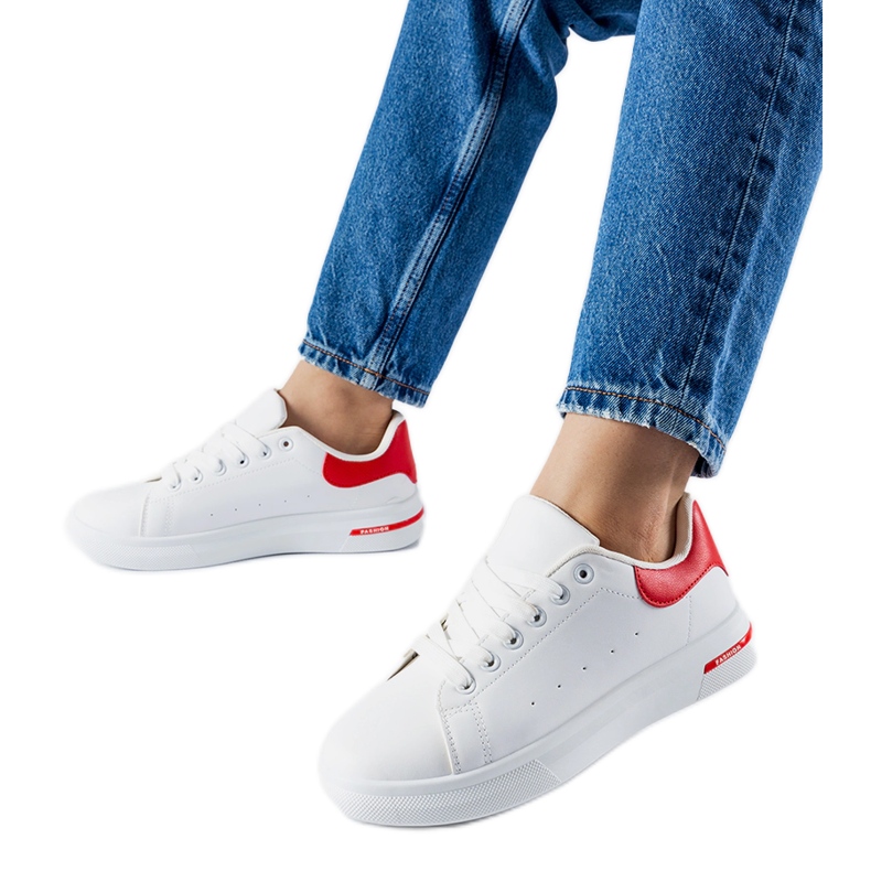 Zapatillas Leland blancas y rojas. blanco