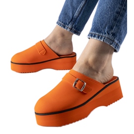 Zuecos Lang naranjas de caña alta