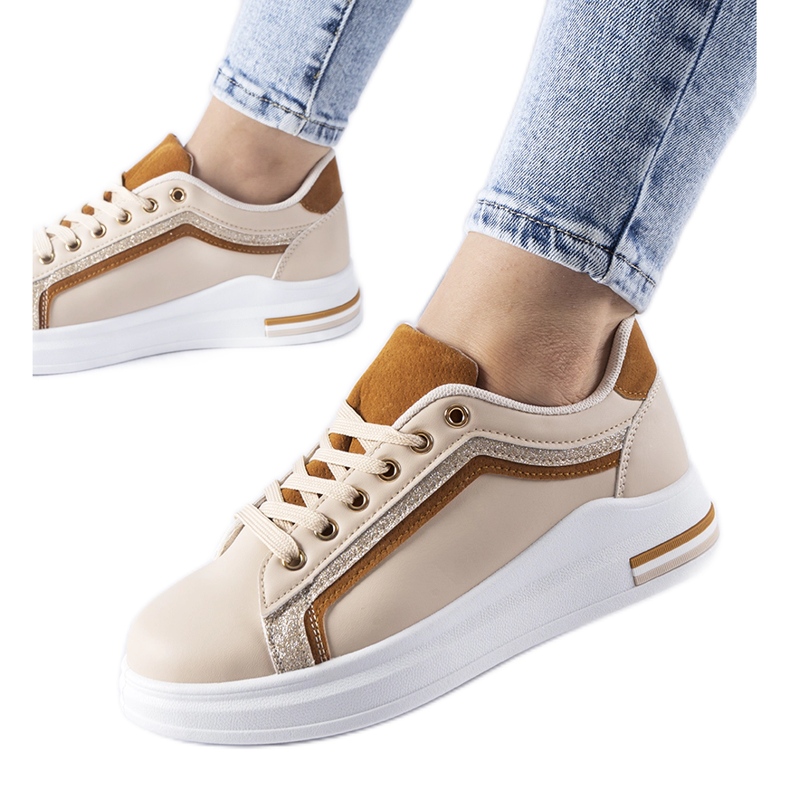 Zapatillas beige con plataforma Mayfield.