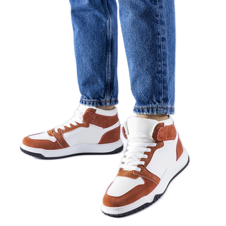 Zapatillas altas blancas y marrones de Elizabeth blanco