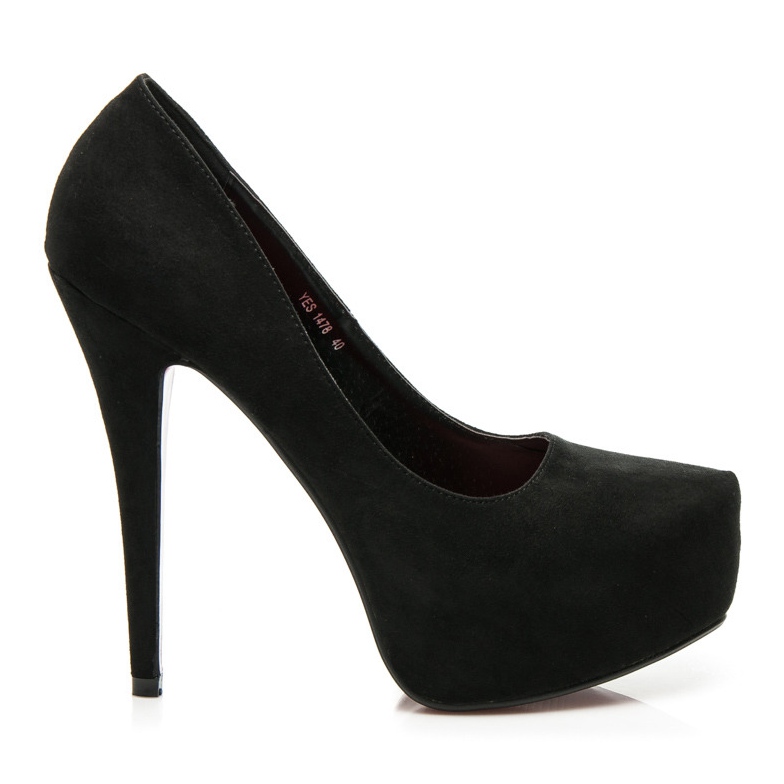 Yes Mile Pines en la plataforma negro Yes Mile Pines en la plataforma negro