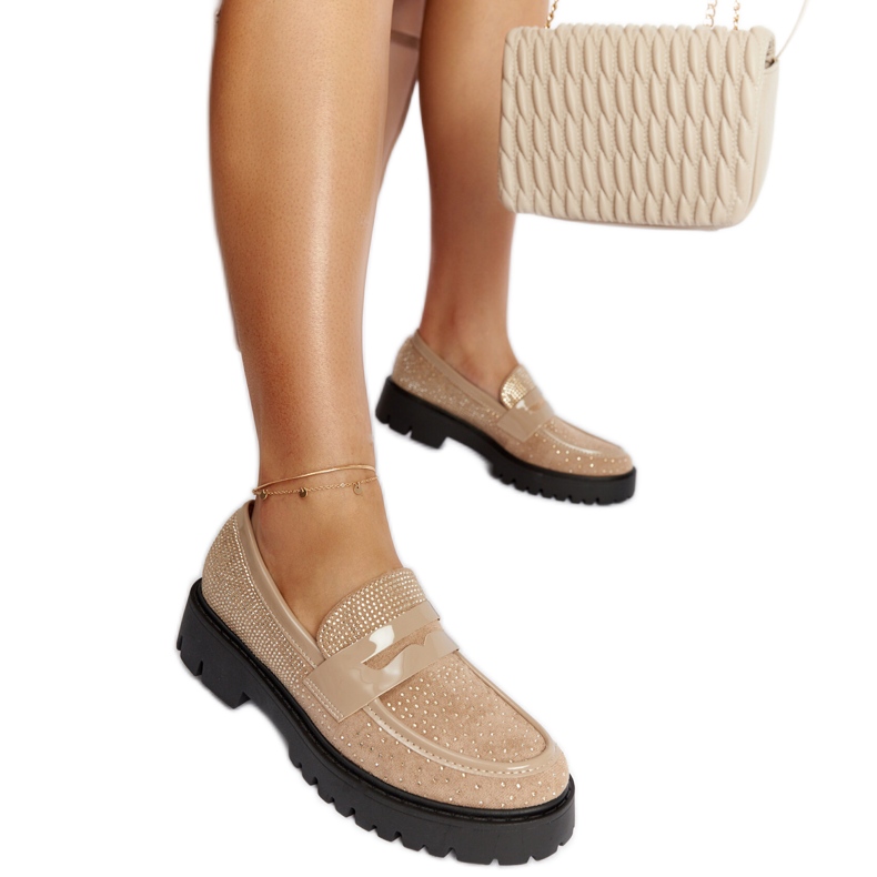 Mocasines beige decorados con pedrería Newport
