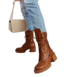 Botas de tacón caladas marrones de Visalia marrón