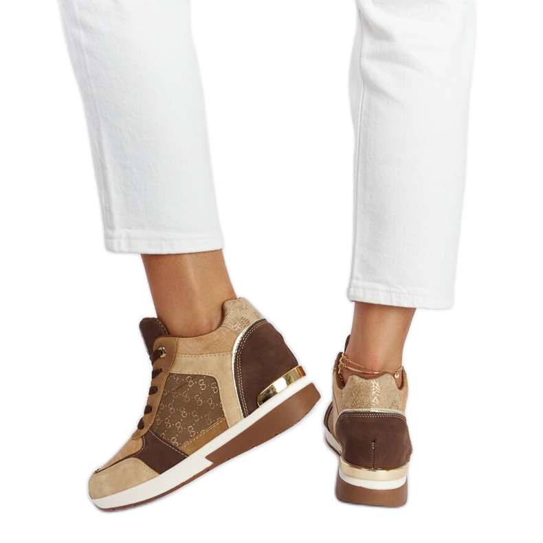 Zapatillas cuña marrón castaño