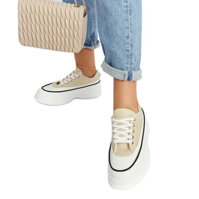 Zapatillas beige con plataforma Plesio.