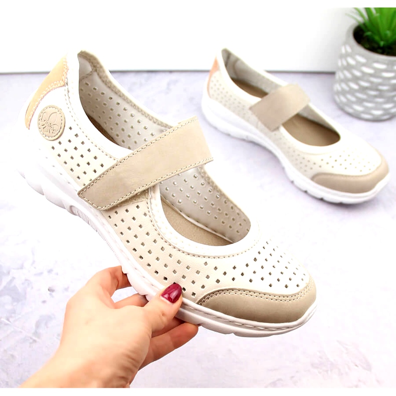 Zapatos cómodos de mujer calados con velcro, beige Rieker L32B5-81 Zapatos cómodos de mujer calados con velcro, beige Rieker L32B5-81