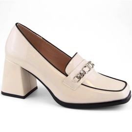 Zapatos de mujer de charol con tacón decorativo, beige Potocki 12322