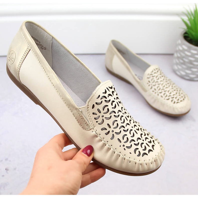 Zapatos cómodos de piel, mocasines mujer calados, beige Rieker L6350-60 Zapatos cómodos de piel, mocasines mujer calados, beige Rieker L6350-60